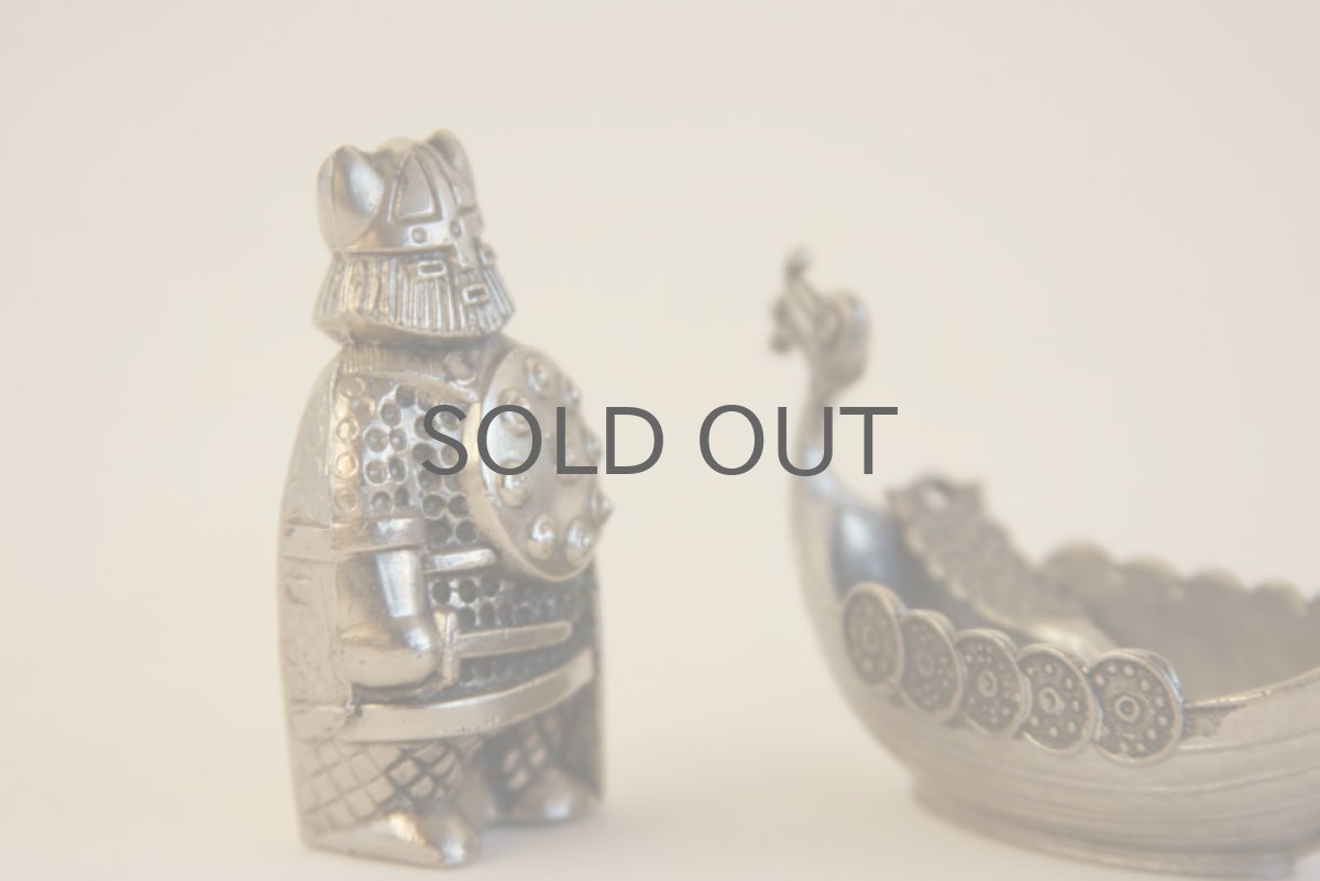 画像2: スウェーデン製 ヴァイキングと船 メタル製 (2)