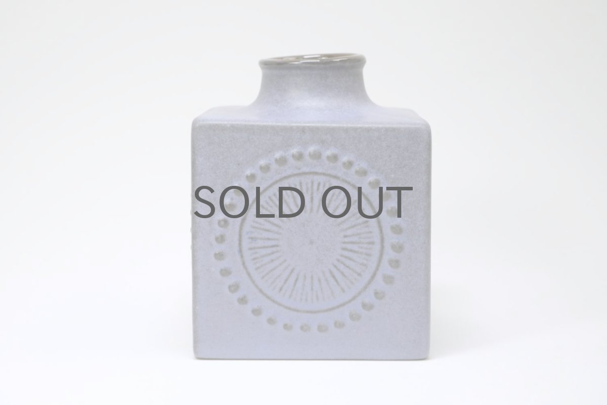 画像2: Upsala Ekeby /ウプサラ エクビィ/Goran Andersson/ 一輪挿し花瓶/ベース/キューブ型/Lサイズ/ラベンダーグレー (2)