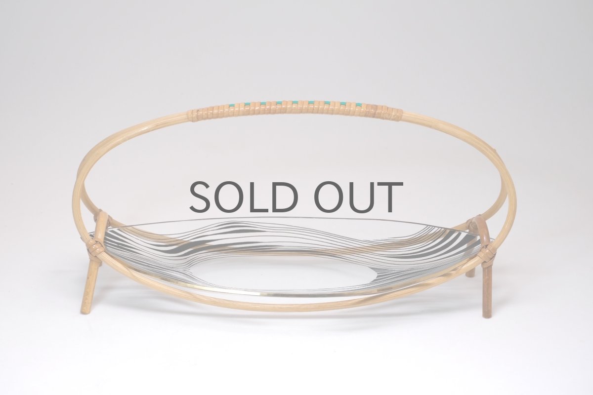 画像2: 北欧ビンテージ雑貨/北欧ハンドクラフト/籐＋ガラストレー/オーバル型/Sサイズ (2)