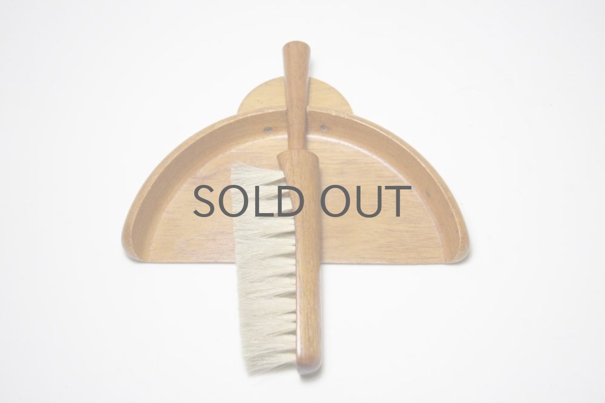 画像2: 北欧雑貨/Karl Holmberg社製/チーク卓上ブラシ/ロングスティックブラシ (2)