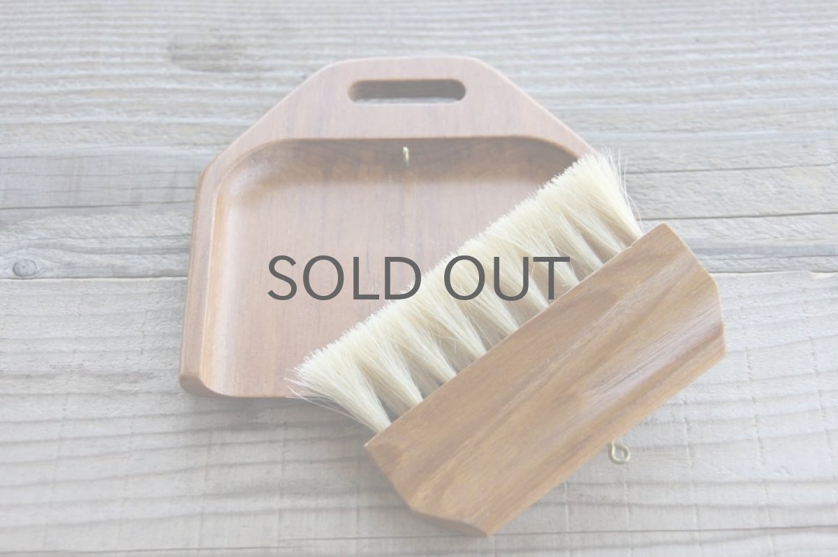 画像3: 北欧雑貨/Karl Holmberg社製　チーク卓上ブラシ　オリジナルボックス付きNo1 (3)