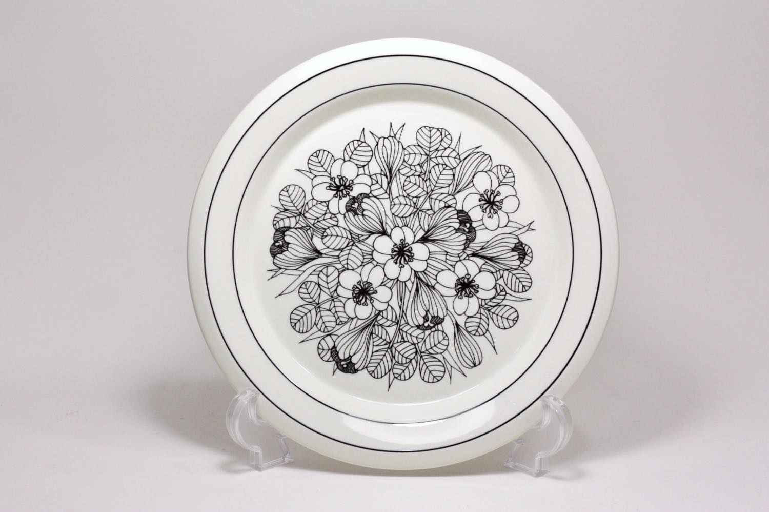 Arabia Krokus Black & White Soup Plate, Vintage | Astialiisa