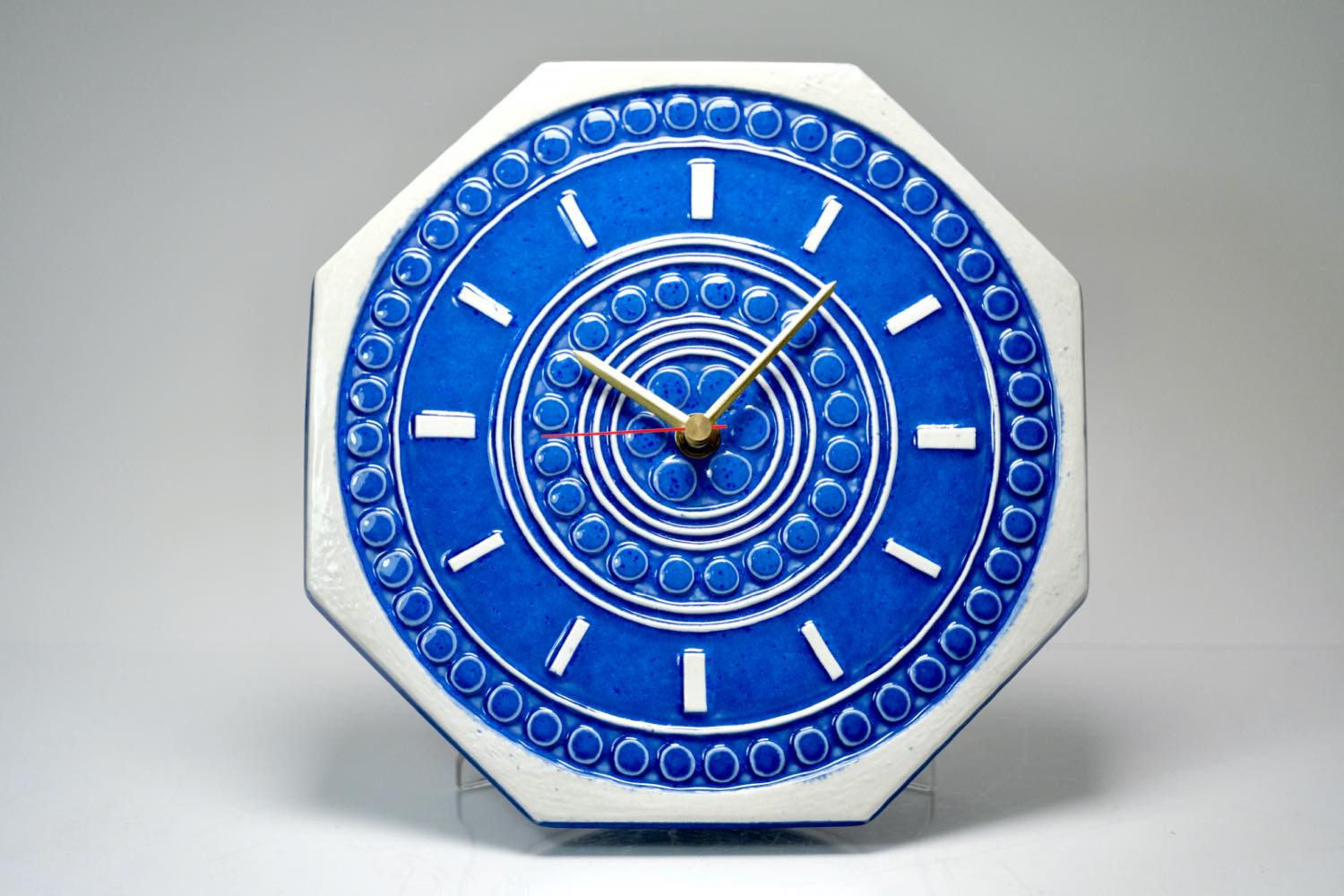 画像1: ビンテージ時計/Gustavsberg/グスタフスベリ/スタジオ制作壁掛け時計/ブルー/新品クロックムーブメント使用  (1)