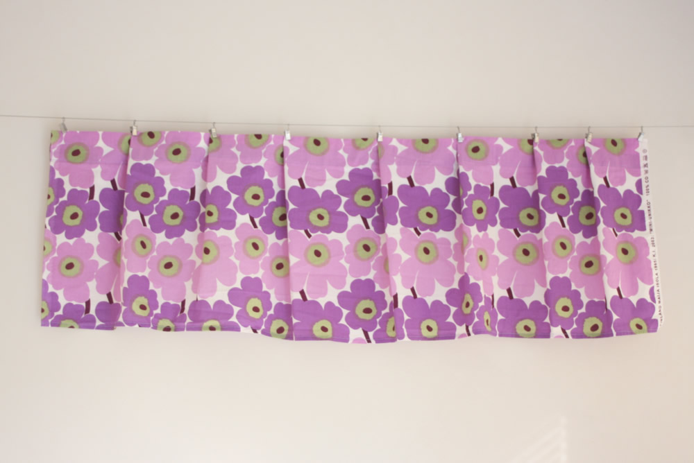北欧雑貨 スウェーデン ヴィンテージカフェカーテン Marimekko マリメッコ ウニッコ 北欧雑貨 スウェーデン ヴィンテージカフェカーテン Marimekko マリメッコ ウニッコ