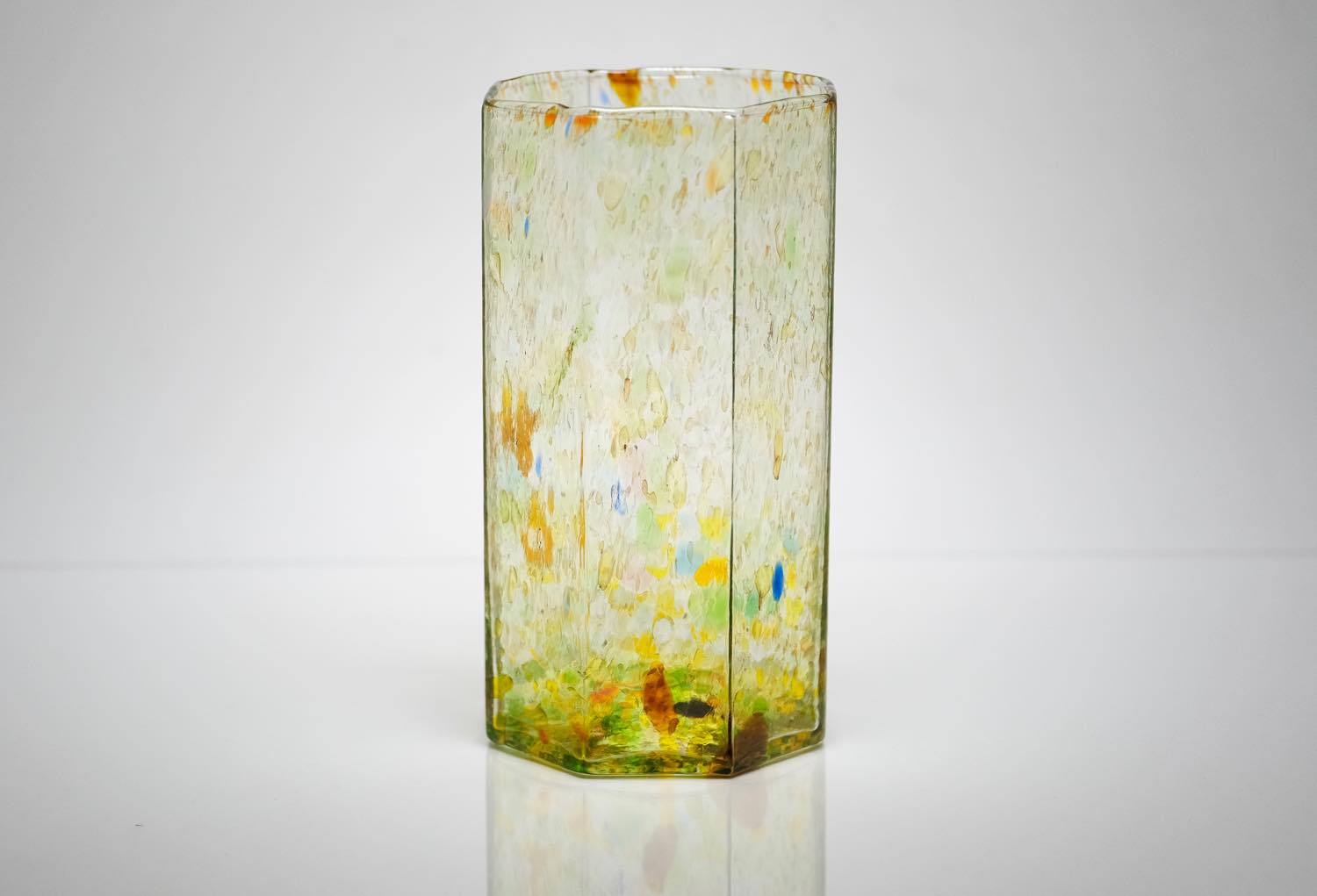 画像1: 北欧アートガラス/ビンテージガラス/Oiva Toikka/オイバ・トイッカ/Nuutajarvi/ヌータヤルヴィ/1977年/アートオブジェクト/TAHITI/vase 813/タヒチベース/Lサイズ (1)