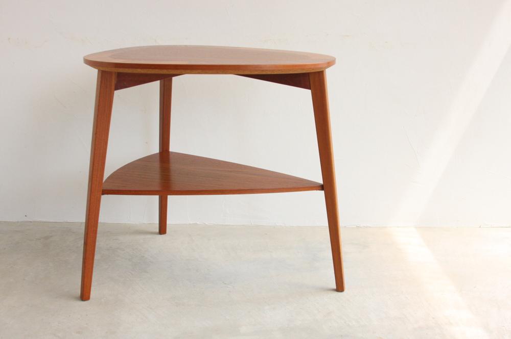 デンマーク製 チーク材 サイドテーブル 丸三角型