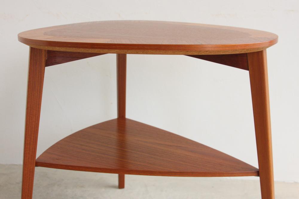 デンマーク製 チーク材 サイドテーブル 丸三角型